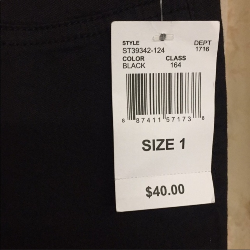 Almost famous sexy sleek black skinny lightweight classy SLIM crop pants NEW 1 - Picture 2 of 8